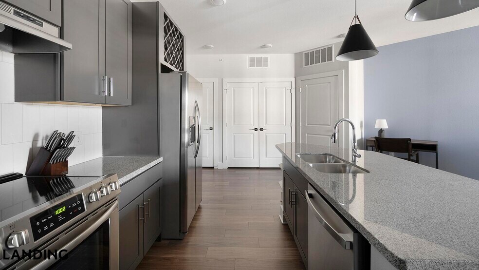 Building Photo - 701 Rahling Rd