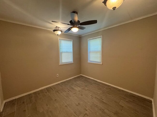 Building Photo - Lovely 3 Bedroom / 1 Bath for Rent - Section 8 Welcome