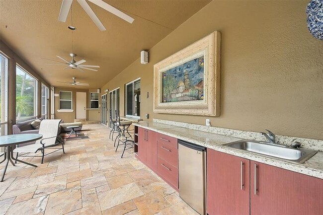 Building Photo - 4200 Coral Hills Dr