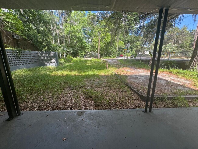Building Photo - 6/3 within Walking Distance to Campus!!