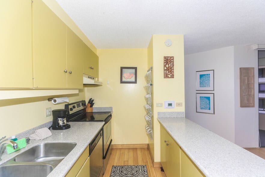 Building Photo - 1778 Ala Moana Blvd