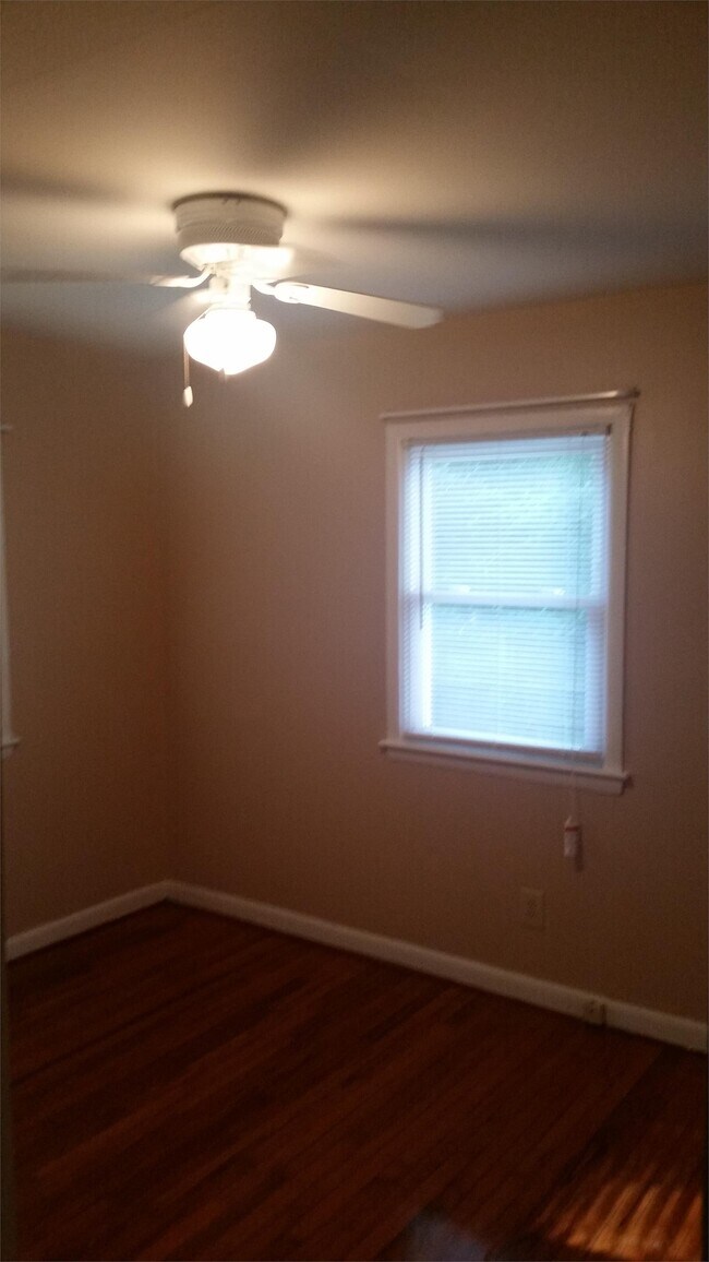 Primary Photo - 2836 Club Plaza Rd