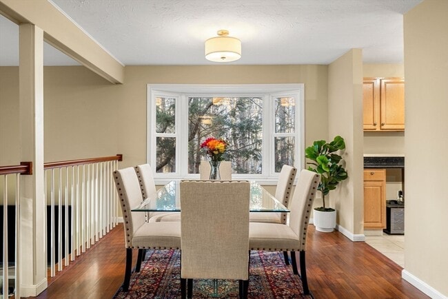 Building Photo - 168 Upton St