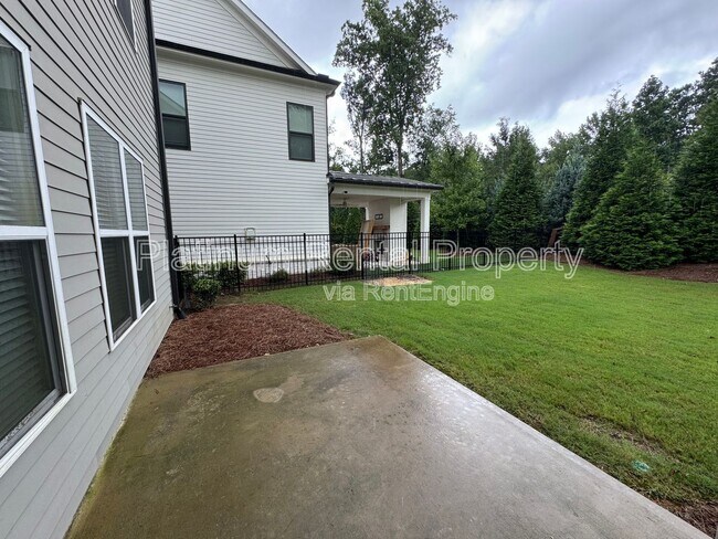 Building Photo - 705 Fieldcrest Park Ln