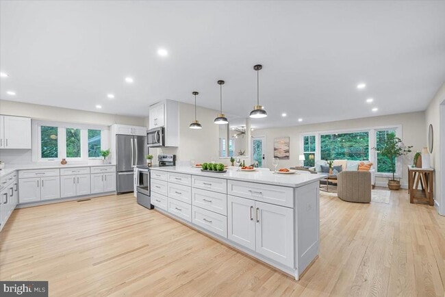 Building Photo - 901 Hobbs Dr