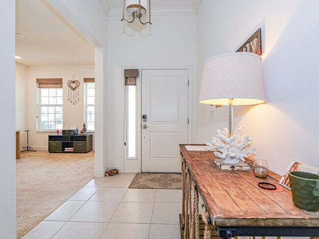 Building Photo - 5945 Buttonwood Sq