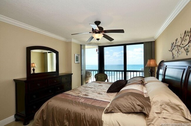 Building Photo - 9550 S Ocean Dr