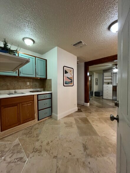 Building Photo - 22837 Vose St