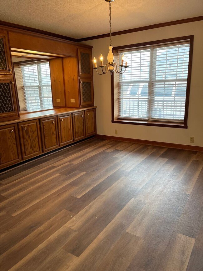 Building Photo - REDUCED RENT**Amazing Gem in Lexington -  Lexington- Please call the Lexington Office to schedule...