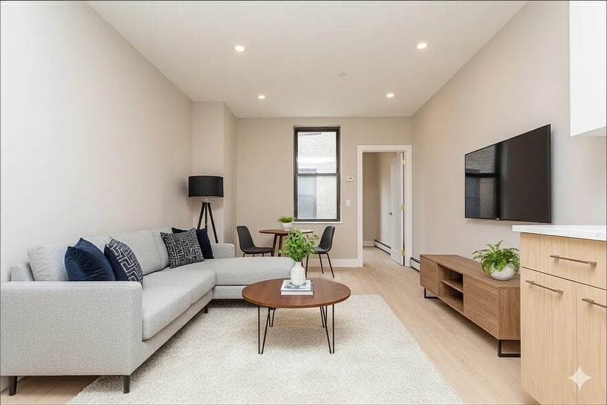 Primary Photo - 319 Malcolm X Blvd