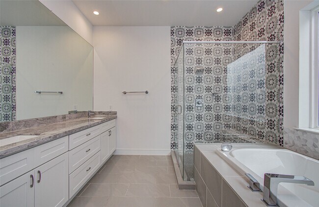 Building Photo - 8930 Spring Knoll Forest Dr