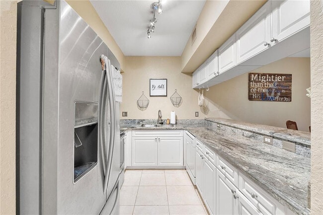 Building Photo - 6926 W Sample Rd