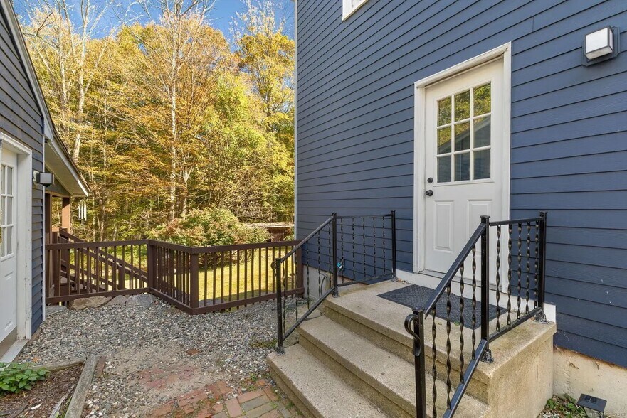 Building Photo - 28 Daleville Rd
