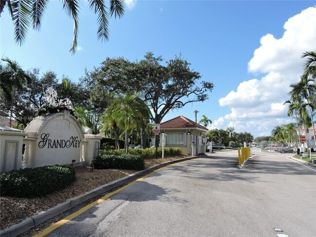 Building Photo - 18744 SW 28th Ct