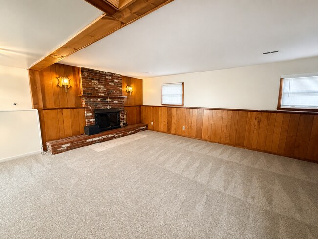 Building Photo - 6239 SW Wanamaker Rd