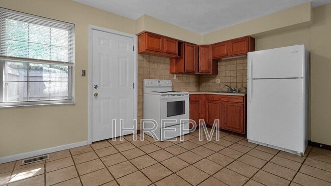 Building Photo - 3082 Morsetown Ct S