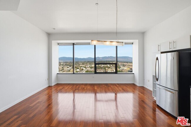 Building Photo - 1100 Wilshire Blvd