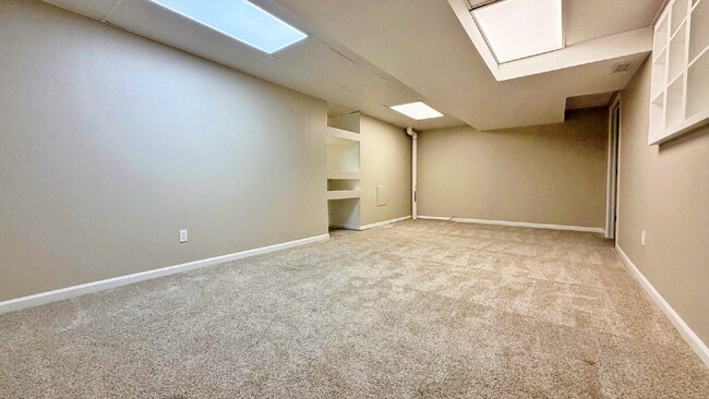 Building Photo - Awesome Views in Fully Updated Home in The Pinery! 5 Bed 3.5 Bath with 2 Car Garage and Large Dec...