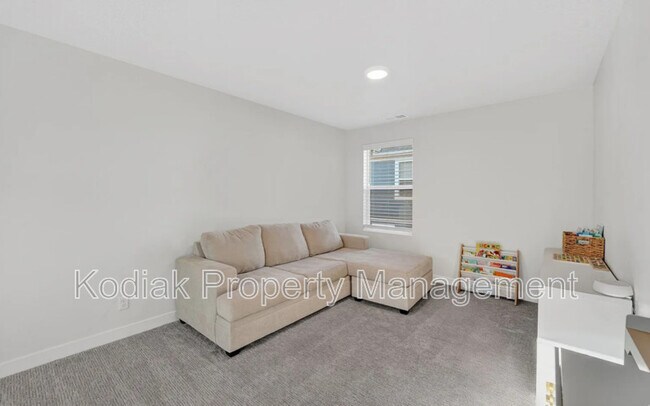 Building Photo - 979 Shoreline Dr