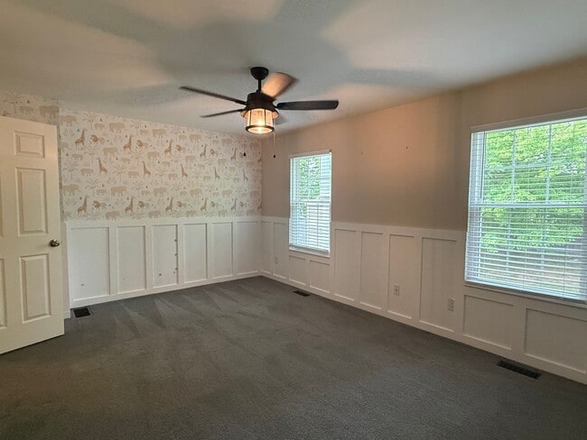Building Photo - Townhome in Aston, PA