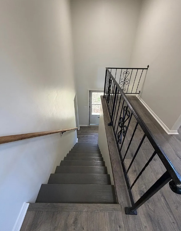 Building Photo - 5711 NW Hillside Dr