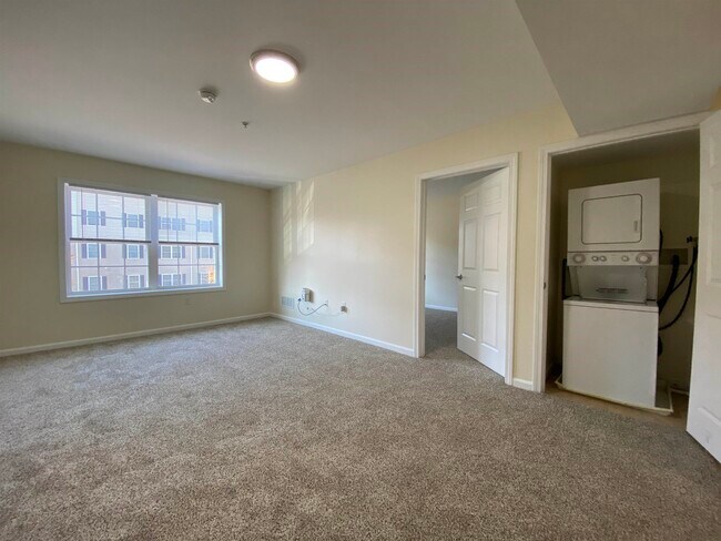 Building Photo - 30 Sentinel Court