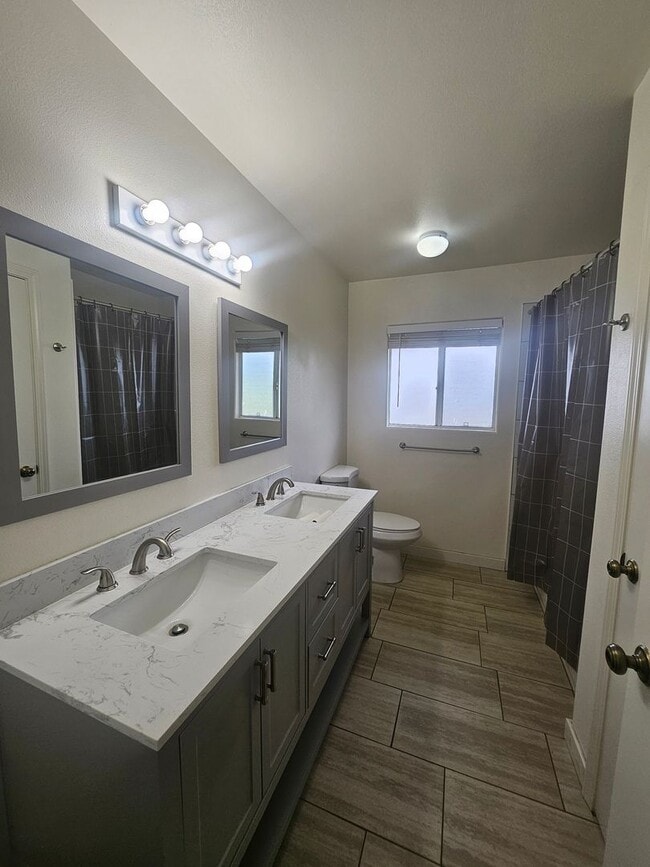 Building Photo - Beautiful and Large Country Home in Kamuela