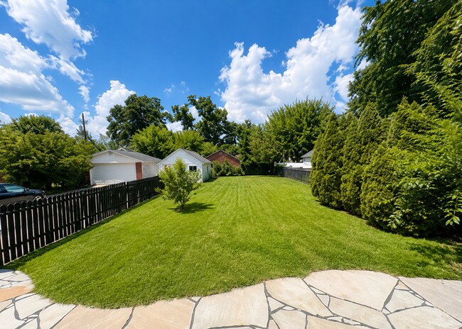 Building Photo - 414 Cornell Pl