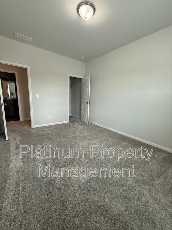Building Photo - 1673 Dover Creek Ln
