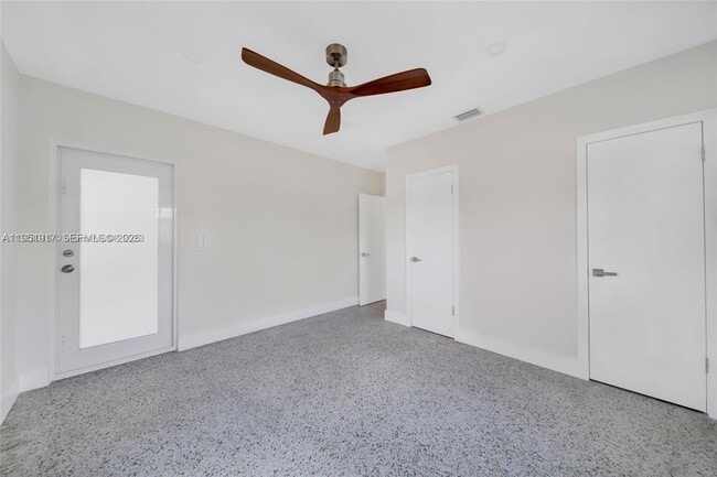 Building Photo - 11020 NE 10th Ave