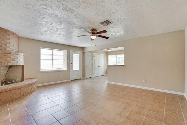 Building Photo - 24815 Spring Creek Dr