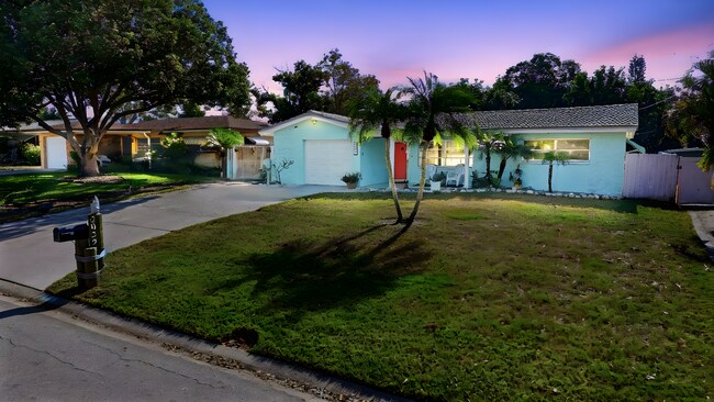 Building Photo - 2039 Pine Ridge Dr