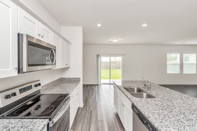 Building Photo - 7810 Hightree Dr