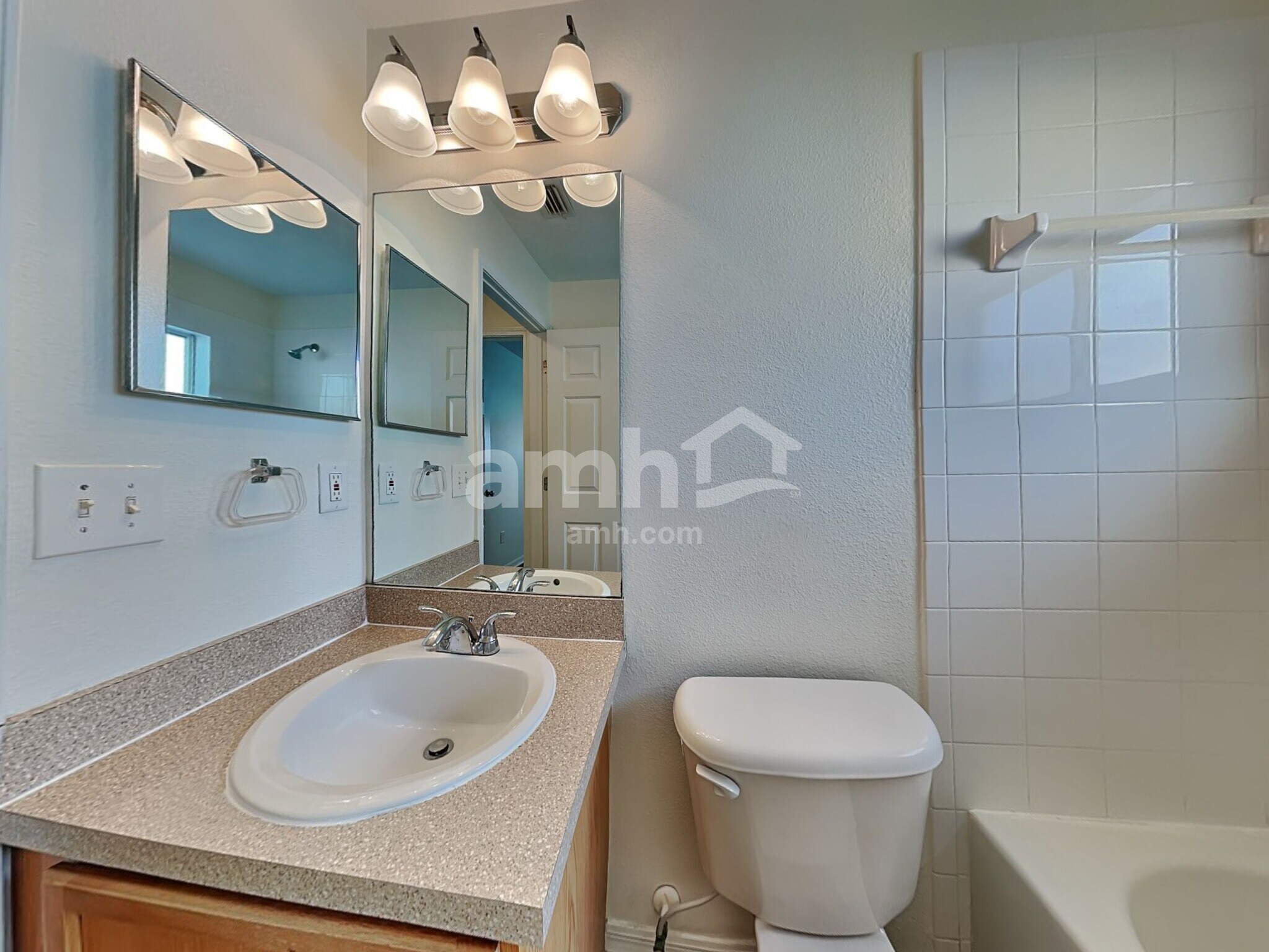 Building Photo - 4340 Country Hills Blvd