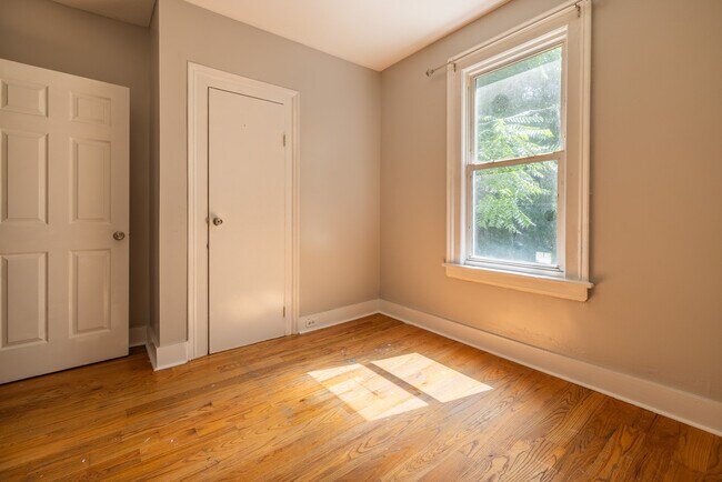 Building Photo - 221 Coleman St