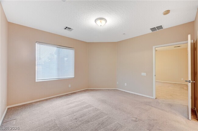 Building Photo - 6868 Sky Pointe Dr