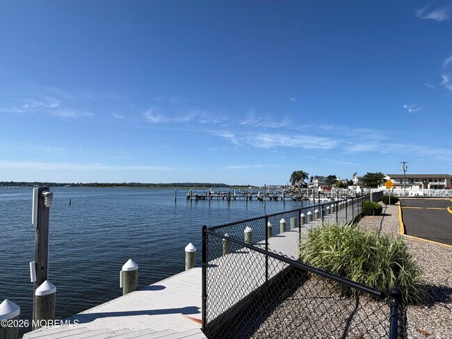 Building Photo - 135 Wharfside Dr
