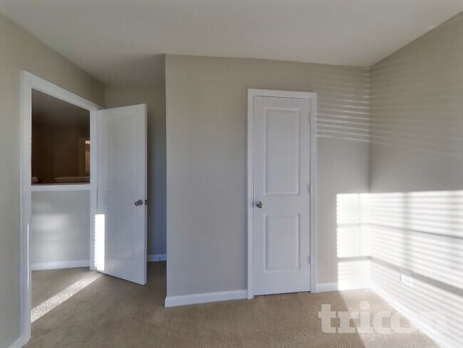 Building Photo - 1300 Deutz Dr