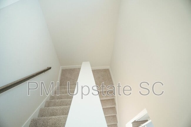 Building Photo - 35 Galley Ln