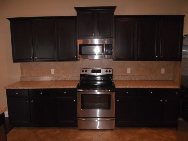 Building Photo - Absolutely Gorgeous!