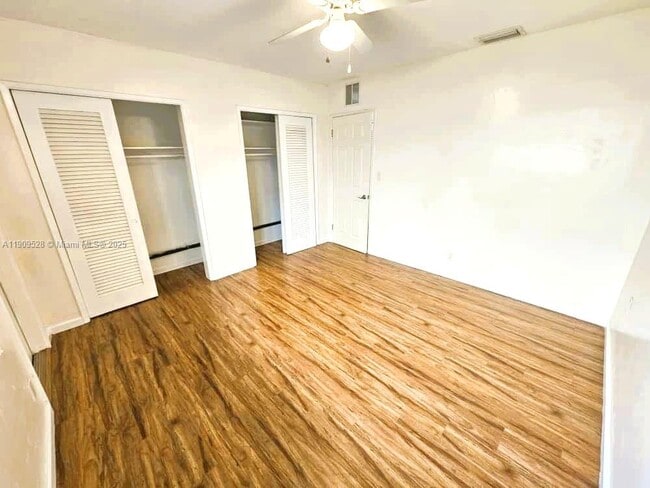 Building Photo - 3217 NE 7th Pl