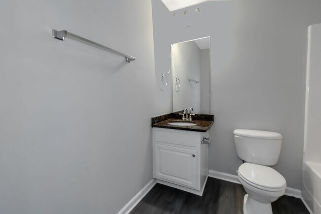 Building Photo - Spacious 4-Bedroom Split Foyer with 3 Bath...