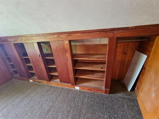 Building Photo - 2305 Yancey Ave