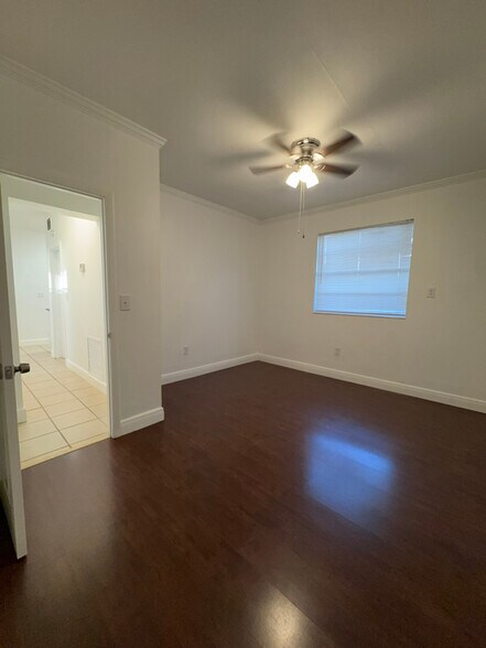 Building Photo - 1715 SW 67th Ct