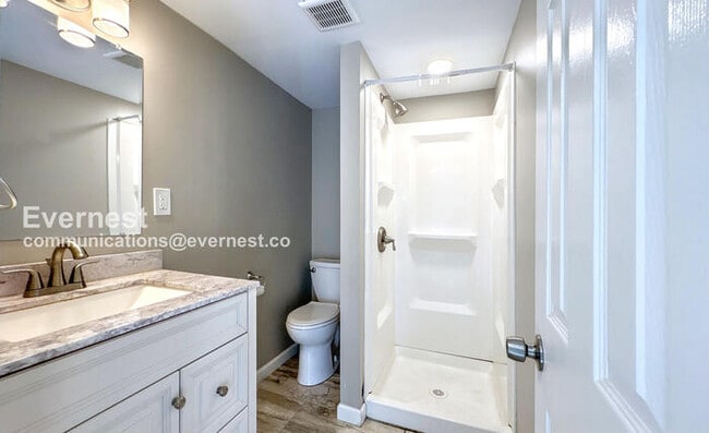 Building Photo - 588 Catskill Dr