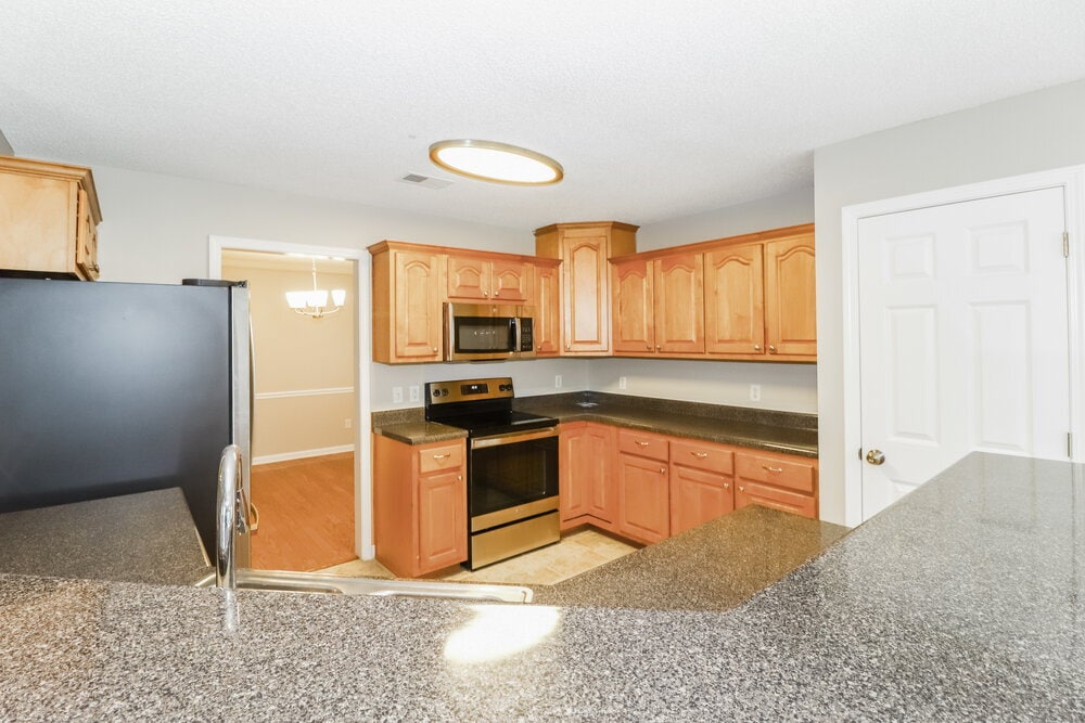 Building Photo - 6499 Sandbourne E