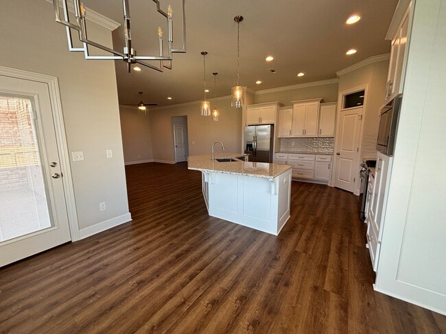 Building Photo - Brand New House!! Great Location!!