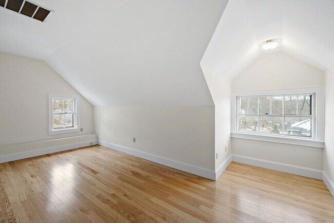 Building Photo - 150 Summer St