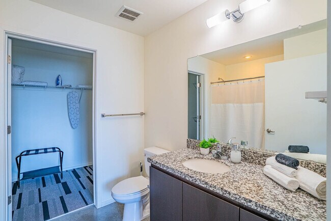 Building Photo - 914 N 4th St