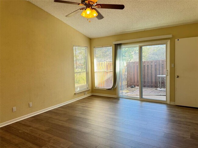 Building Photo - 223 Stowaway Cove